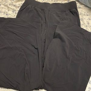 Lululemon wide leg pant - black size small